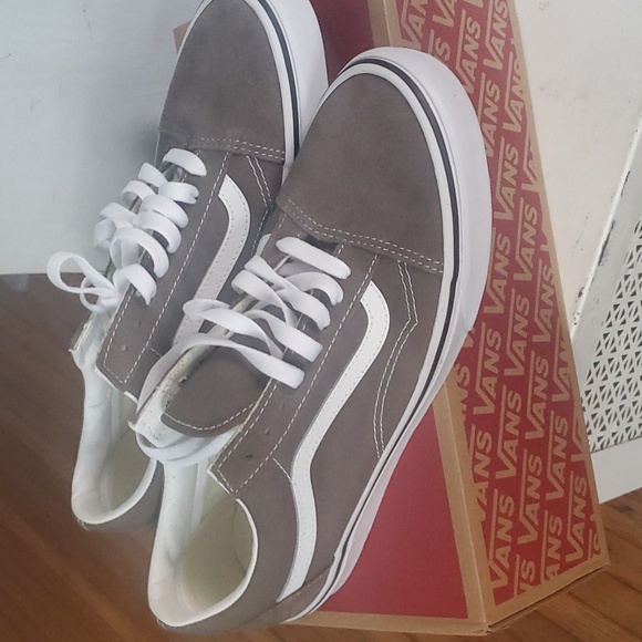 BRAND NEW Vans Old Skool style sneakers, mens 9.5, womens 11 - Picture 6 of 6